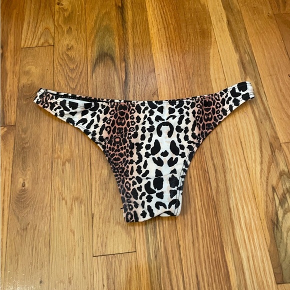 Cheeky Cheetah Print Bikini Bottoms Size Small - Picture 2 of 4